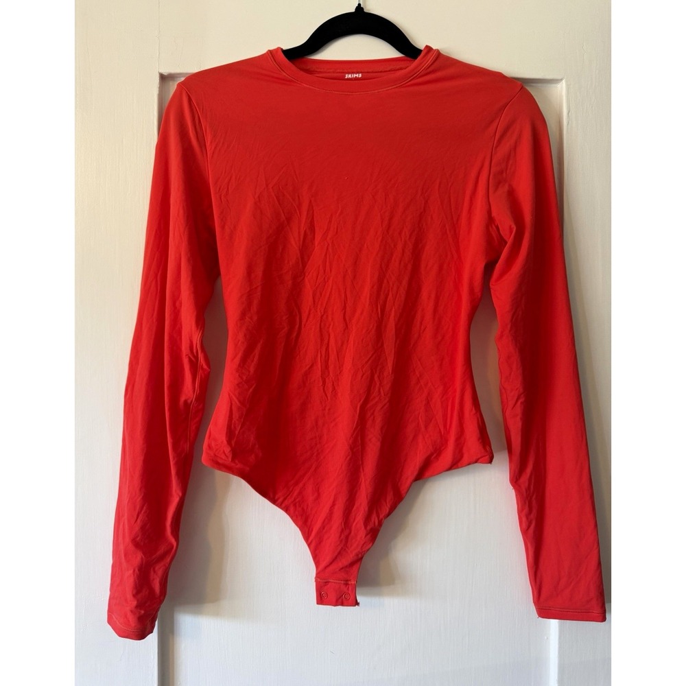 SKIMS Fits Everybody Long Sleeve Crew Neck Thong Bodysuit Red Womens Size L